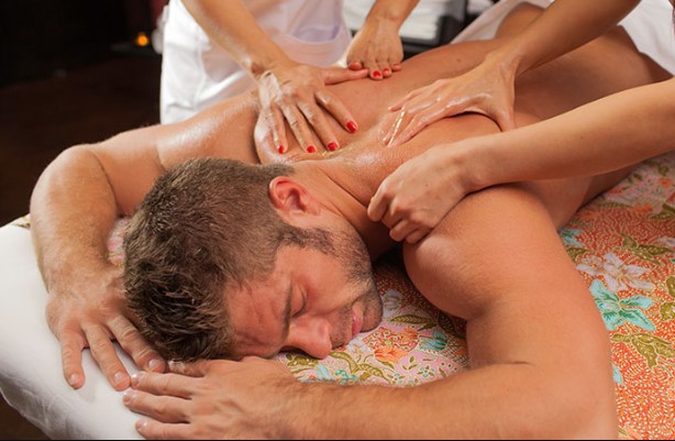 Four-Hand-Massage-Therapy-in-Gulshan